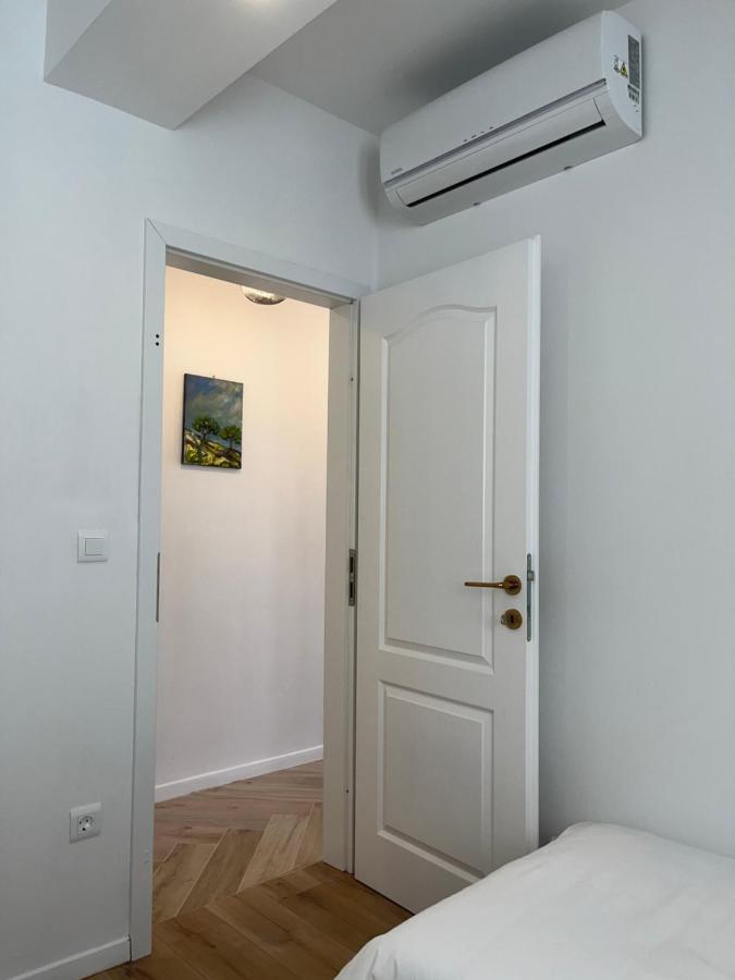 Modern Olive 30 Meters From The In Apartmán *